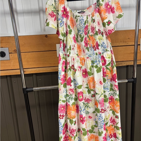 BloomChic Dresses & Skirts - BloomChic Floral Maxi Dress - Multicolor